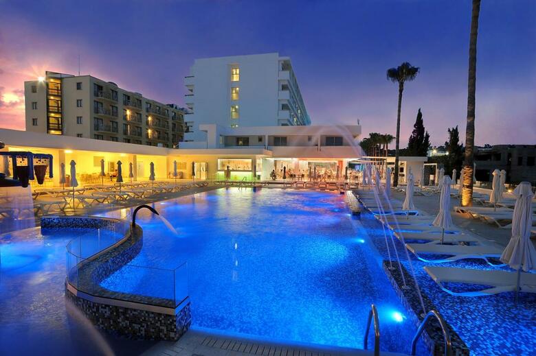 Hotel Nelia Beach