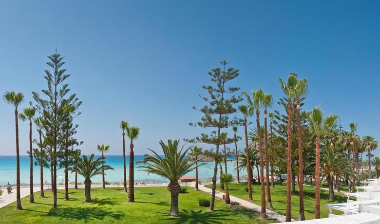 Hotel Nissi Beach
