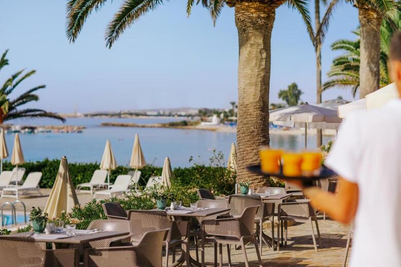 Hotel Nissi Beach