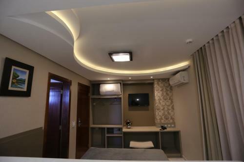 Iap� Hotel