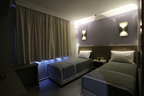 Iap� Hotel