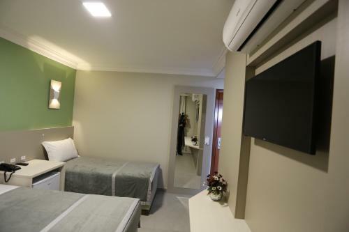 Iap� Hotel