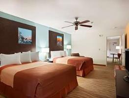 Hotel Indio Super 8 & Suites