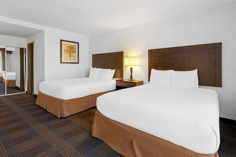 Best Western Date Tree Hotel