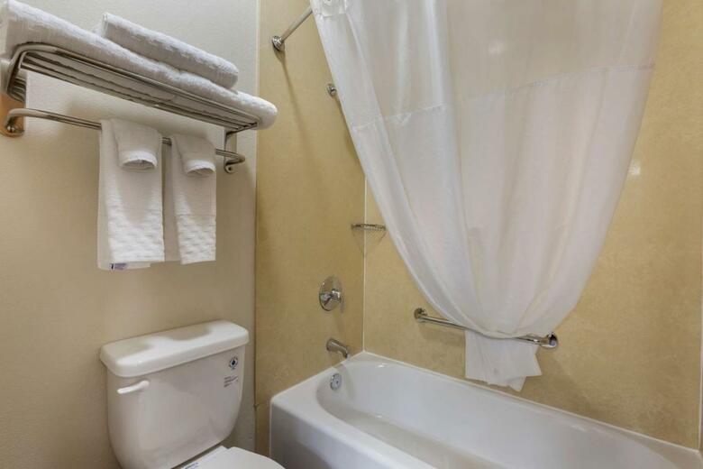 Motel Four Corners Inn