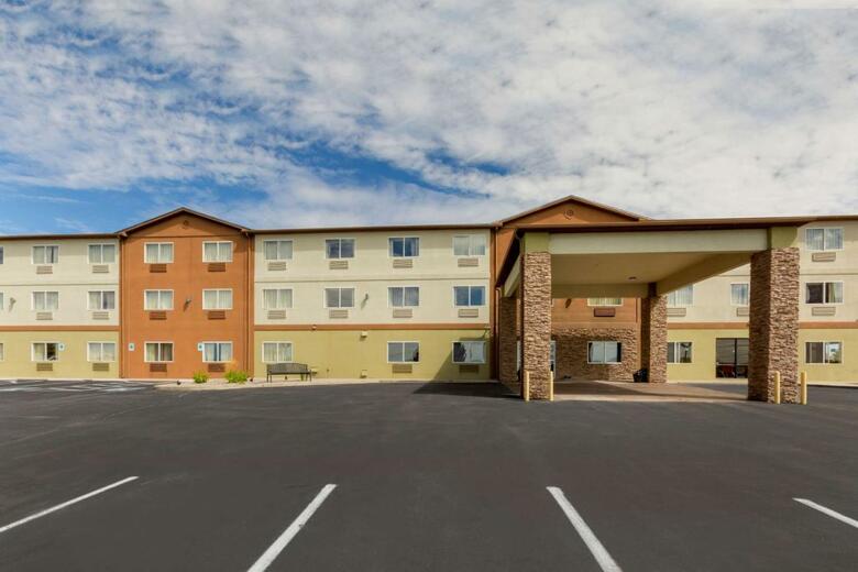 Motel Four Corners Inn