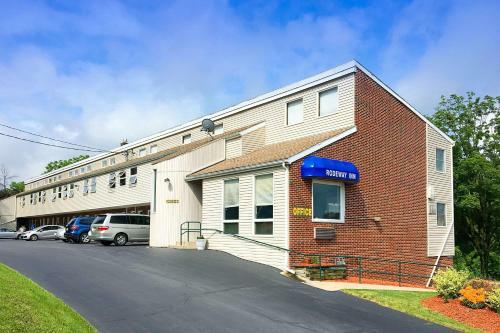 Hotel Rodeway Inn State College