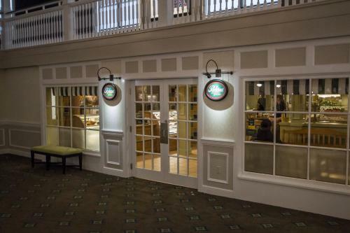 Hotel Breakers
