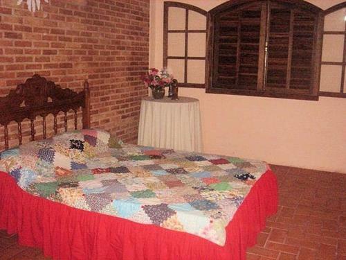 Casa Em Penedo Com Cachoeira