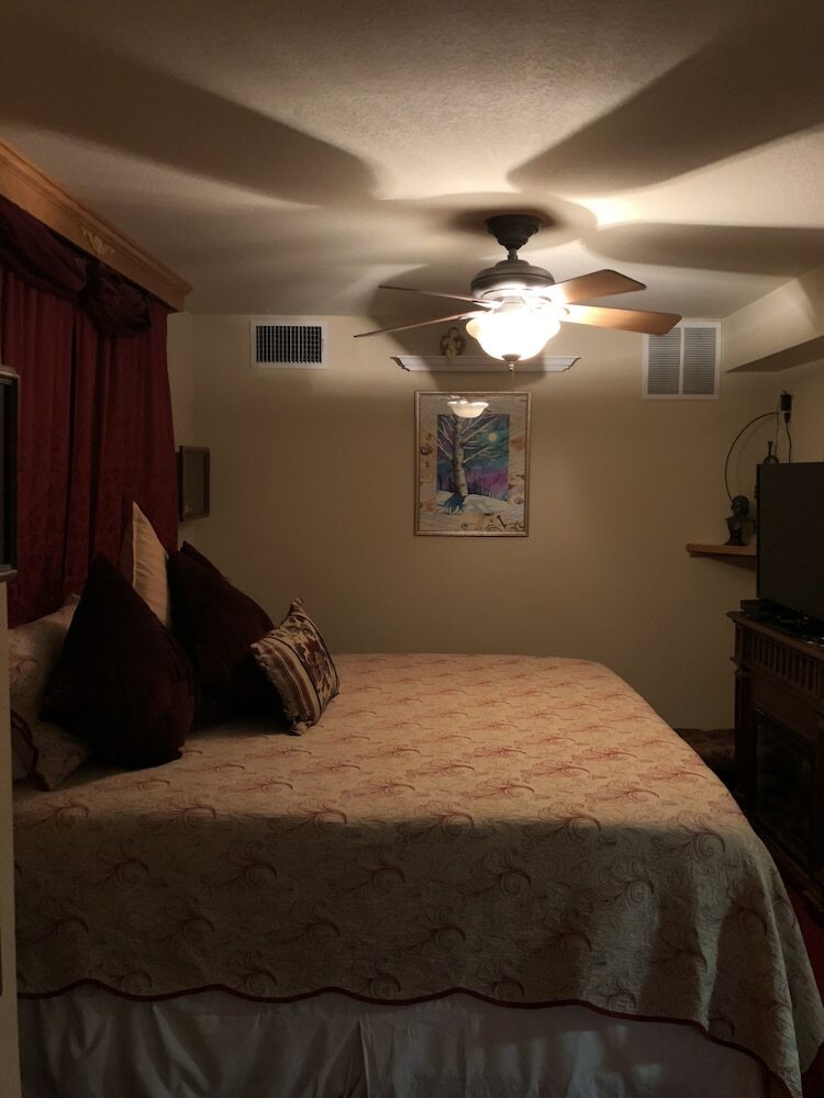 Bed & Breakfast All Seasons Inn