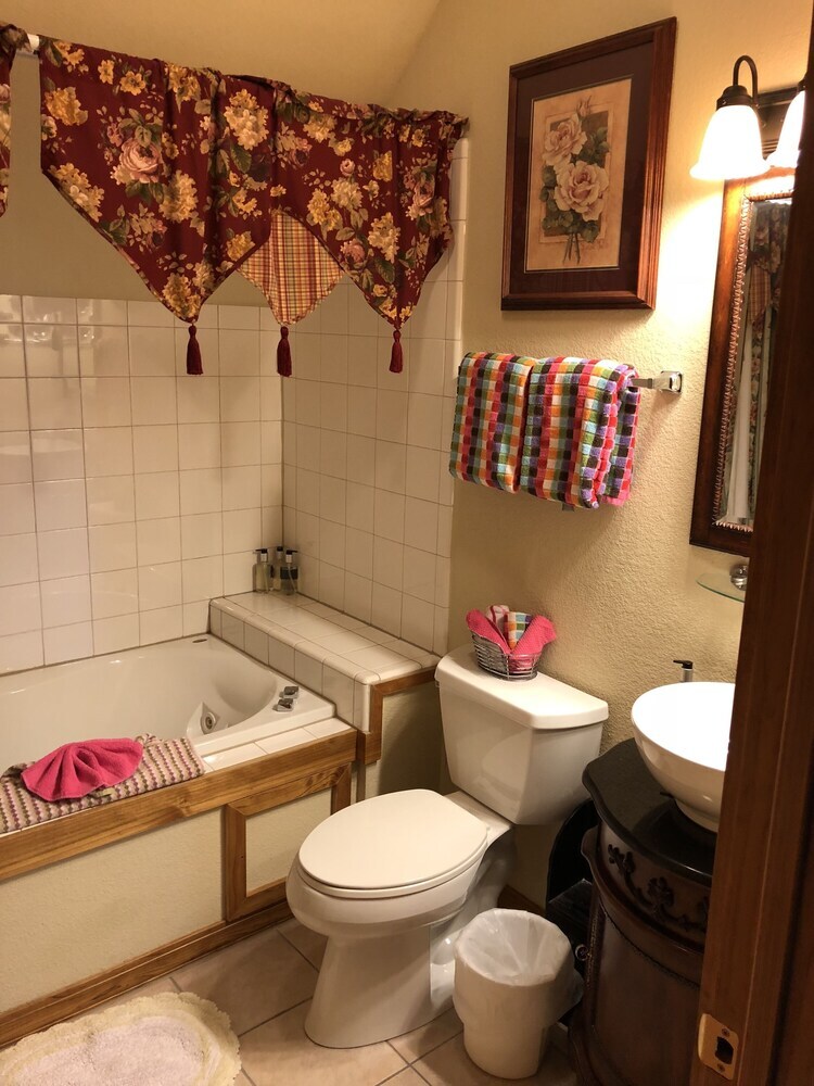 Bed & Breakfast All Seasons Inn