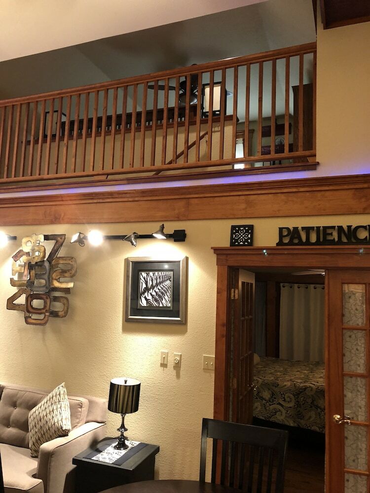Bed & Breakfast All Seasons Inn