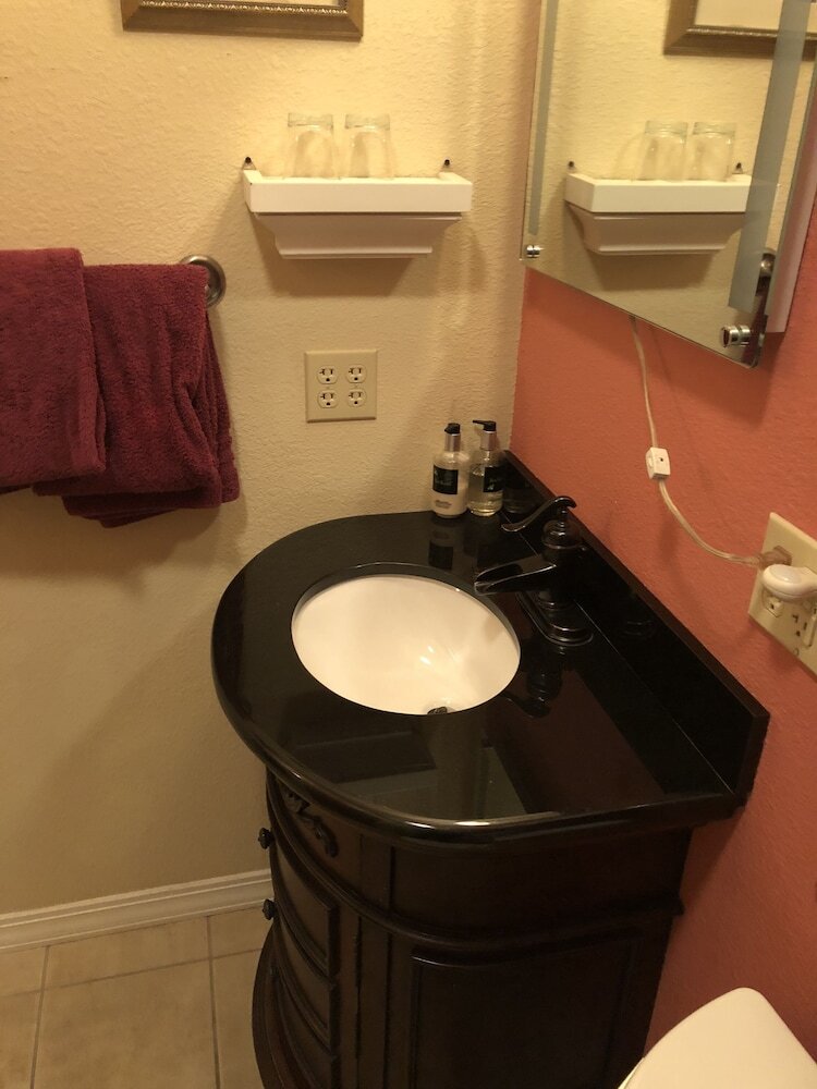 Bed & Breakfast All Seasons Inn