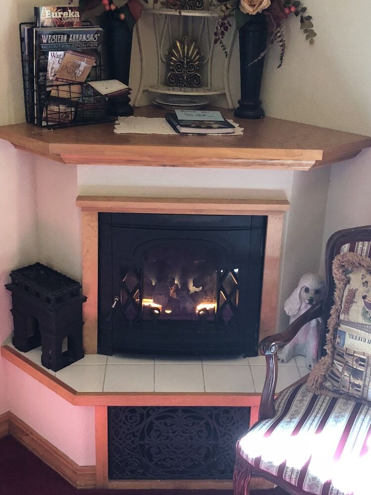 Bed & Breakfast All Seasons Inn