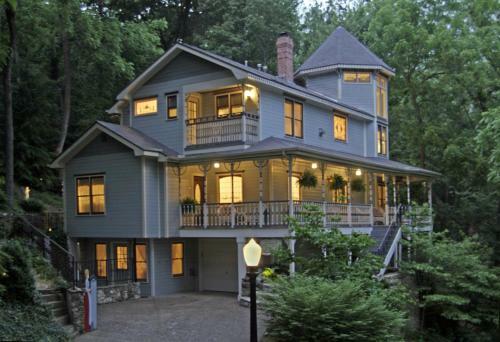 Arsenic And Old Lace Bed & Breakfast Inn