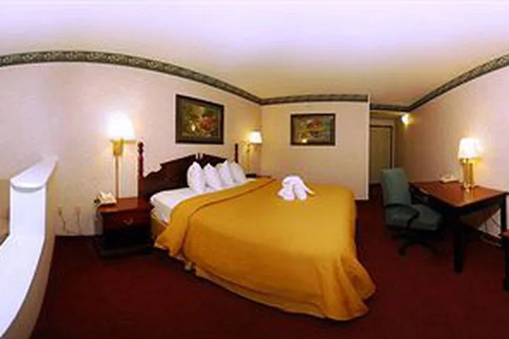 Eureka Holiday Hotel