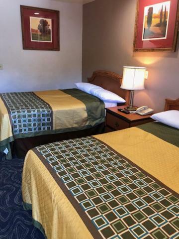 Crown Lodge Motel