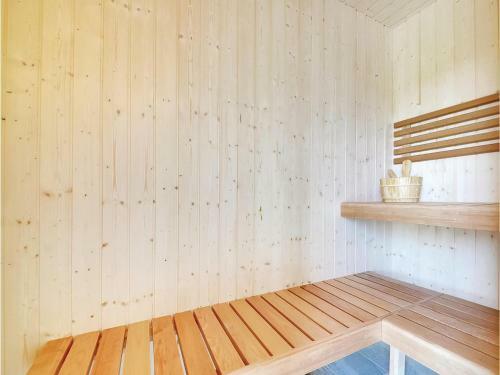 Five-bedroom Holiday Home In Ansager