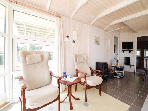 Three-bedroom Holiday Home In Bjert