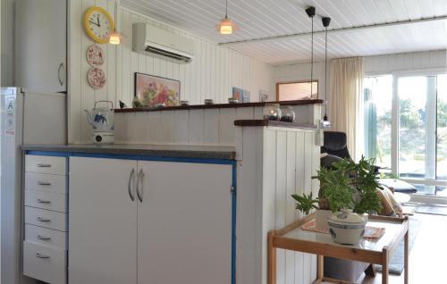 Three-bedroom Holiday Home In Hvide Sande