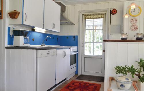 Three-bedroom Holiday Home In Hvide Sande