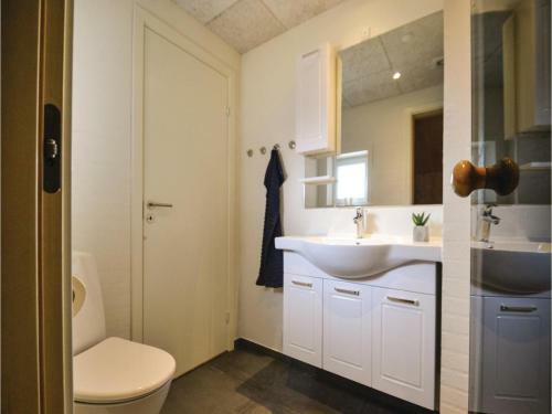 Four-bedroom Holiday Home In Hvide Sande