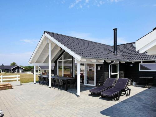 Five-bedroom Holiday Home In Bogense