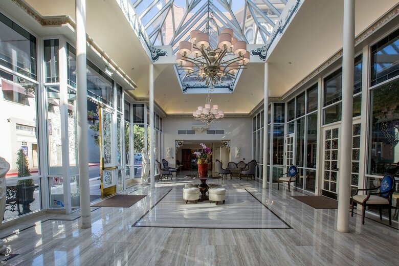 Horton Grand Hotel