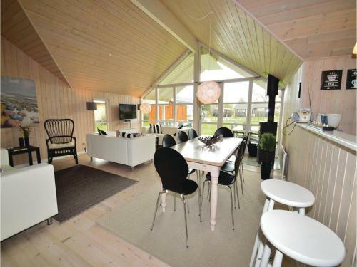 Holiday Home L�vstr�de