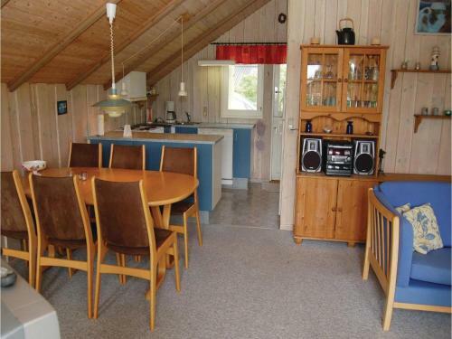 Holiday Home G�gevej Dronningm�lle VI