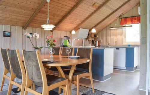 Holiday Home G�gevej Dronningm�lle VI
