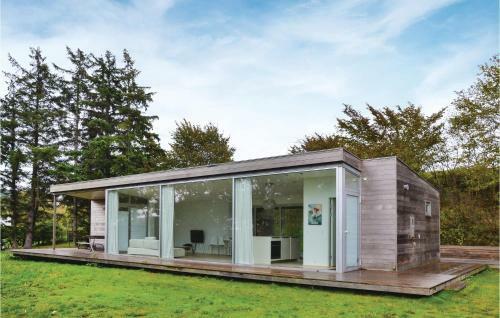 Three-bedroom Holiday Home In Dronningmolle