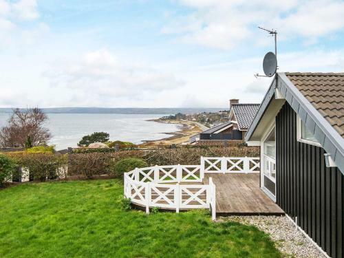 Three-bedroom Holiday Home In Ebeltoft 2