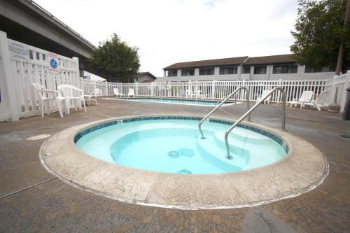 Ez 8 Motel Old Town