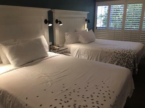 Hotel Pacific Shores Inn