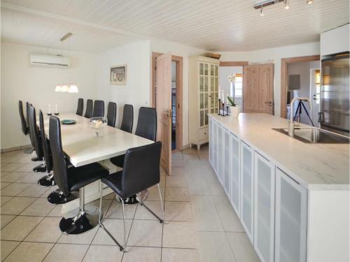 Eight-bedroom Holiday Home In Ebeltoft