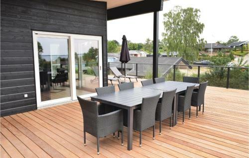Five-bedroom Holiday Home In Ebeltoft