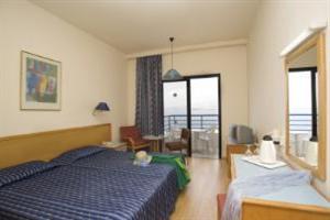 Hotel Queens Bay