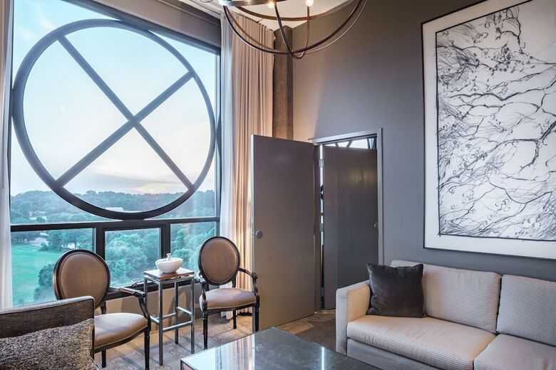 Proximity Hotel