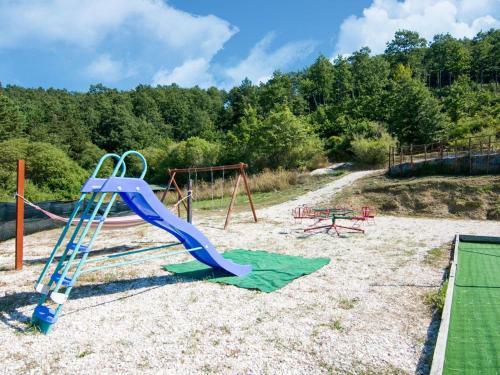 Cozy Farmhouse In Apecchio With Jacuzzi