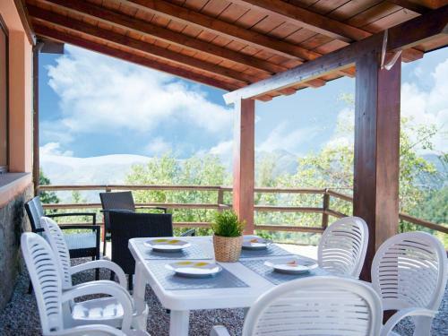 Cozy Farmhouse In Apecchio With Jacuzzi