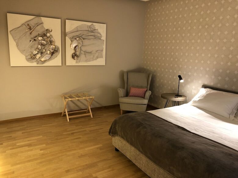 Bed & Breakfast 200 Rooms & Terrace