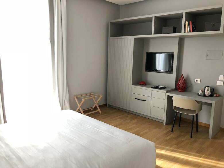 Bed & Breakfast 200 Rooms & Terrace
