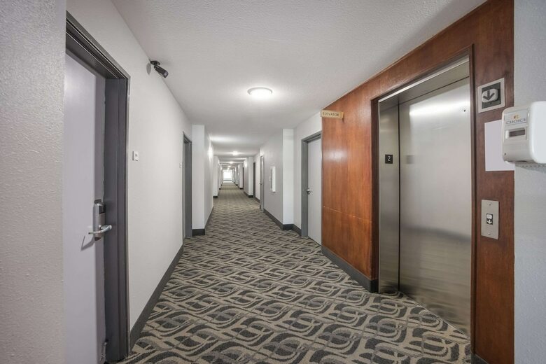 Hotel Days Inn & Suites Of Clayton