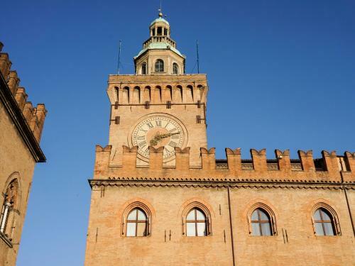 Hostal Casa Isolani, Piazza Maggiore