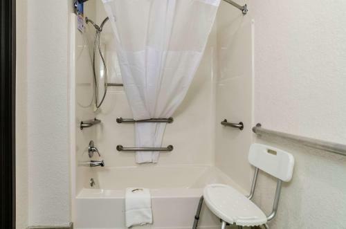 Hotel Americas Best Value Inn Great Bend