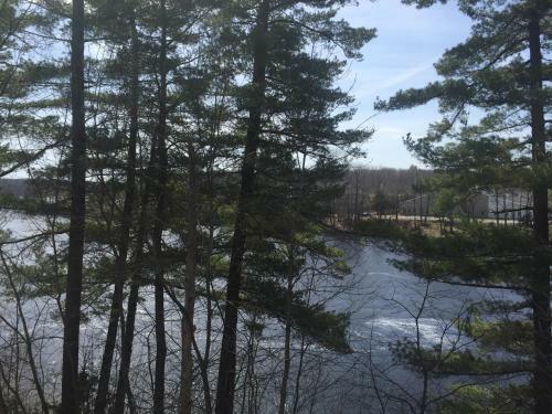 Milford Motel On The River