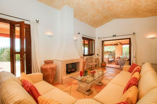 Cala Bitta Villa Sleeps 6 Pool Air Con Wifi