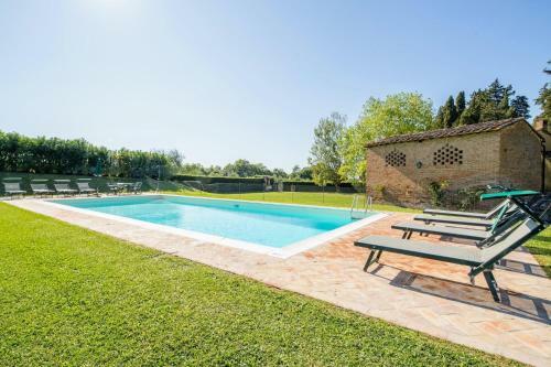 Capannoli Villa Sleeps 8 Pool Wifi