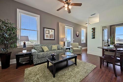 Hotel 30a Suites